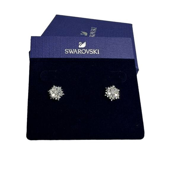 Swarovski Magic stud earrings Snowflake, White, Rhodium plated - Picture 2 of 6